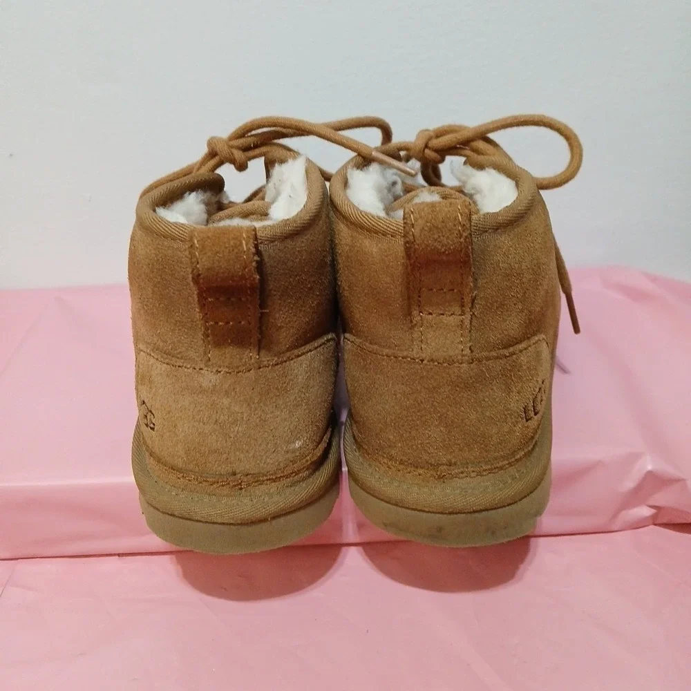 UGG Neumel Women's Size 8 Chukka Boots Chestnut Brown